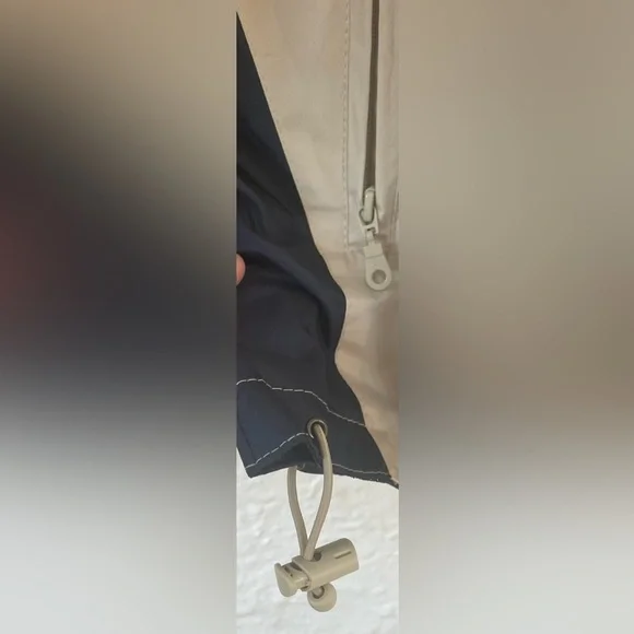 Bethany Beach Delaware men’s tan/navy full zip windbreaker with hood; XL - Picture 4 of 11